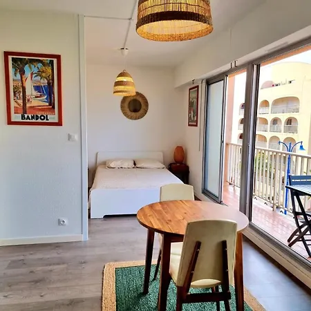 Apartment Rosario' Port D'hyeres - Air-conditioned And Wifi